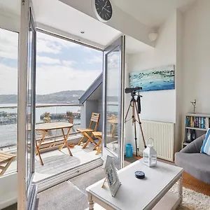  Holiday home Host & - The Hideaway