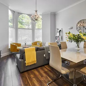  Apartment Host & - Brooklands Timeless